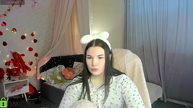 Mira Silk online show from 02.28.26