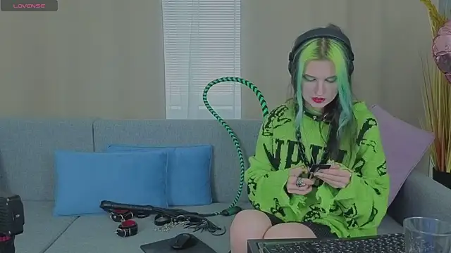 Snapshot of ToxicKittyy chatting on 02.13.26 ToxicKittyy online show from 02.13.26