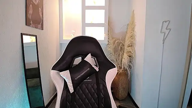 melodyy as online show from 03.21.26