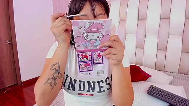 Adhara Vil online show from 02.21.26