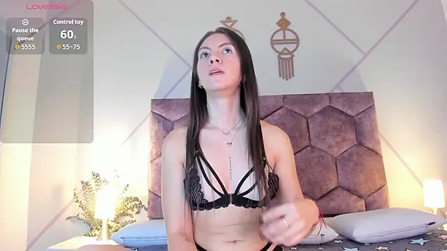 Snapshot of valeria_becket chatting on 02.06.26 valeria becket online show from 02.06.26