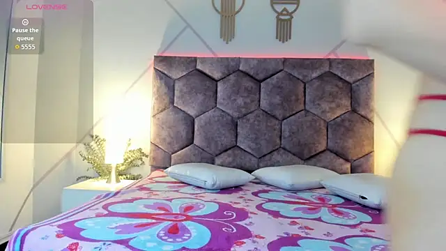 Snapshot of valeria_becket chatting on 02.26.26 valeria becket online show from 02.26.26