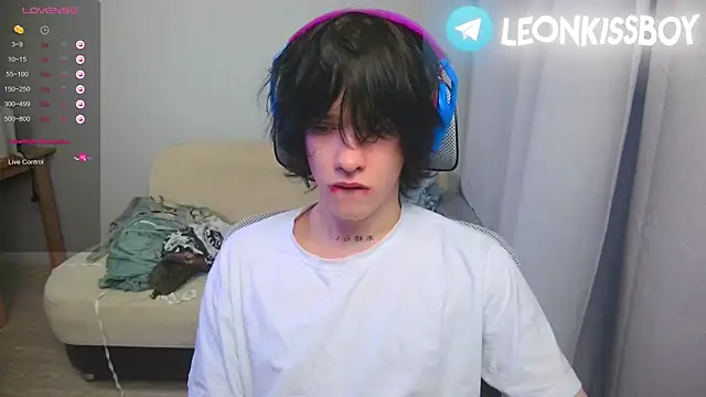 LeonBoykisser online show from 04.10.26