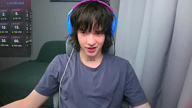 LeonBoykisser online show from 05.08.26