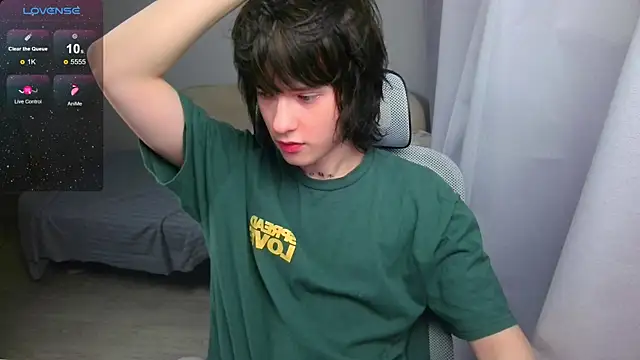 LeonBoykisser online show from 05.09.26