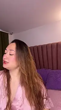 Snapshot of SalomeFlores chatting on 06.28.26 SalomeFlores online show from 06.28.26