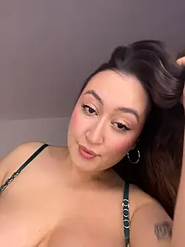 Snapshot of SalomeFlores chatting on 07.31.26 SalomeFlores online show from 07.31.26