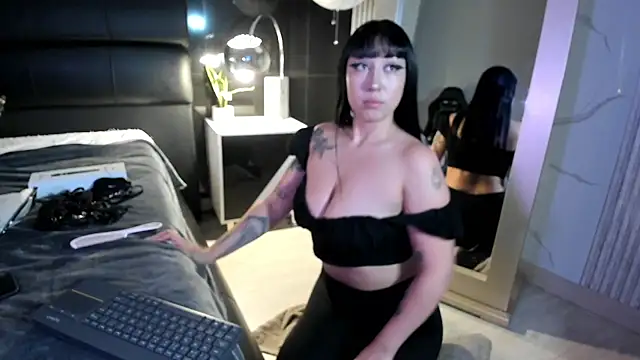 KomiCatt online show from 02.17.26