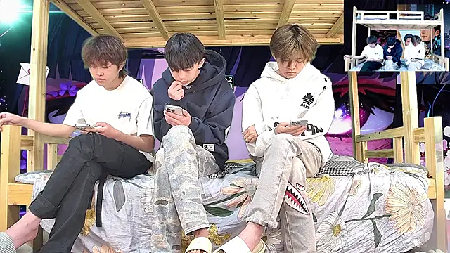 xiaohuangren01 online show from 03.02.26