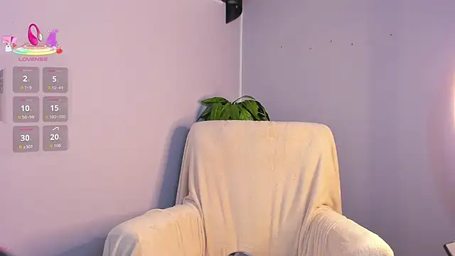 Eva Anderson online show from 04.17.26