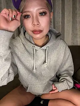 Snapshot of BADBITCHISAKI chatting on 02.26.26 BADBITCHISAKI online show from 02.26.26