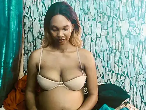 Snapshot of Caramelminxxx1 chatting on 02.04.26 Caramelminxxx1 online show from 02.04.26