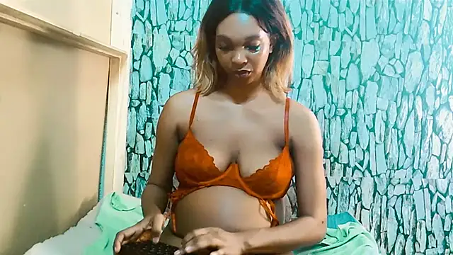 Snapshot of Caramelminxxx1 chatting on 02.18.26 Caramelminxxx1 online show from 02.18.26