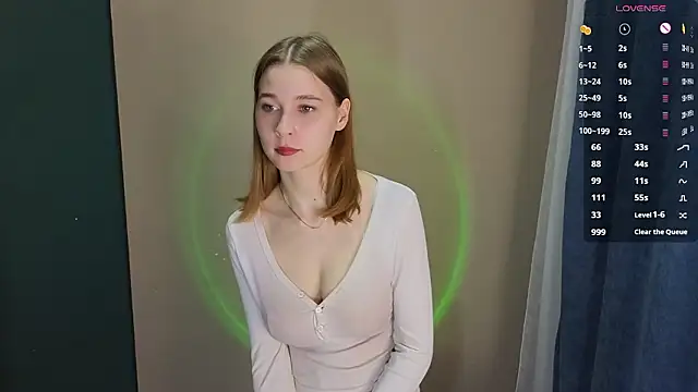 Snapshot of vickky_shy chatting on 02.22.26 vickky shy online show from 02.22.26