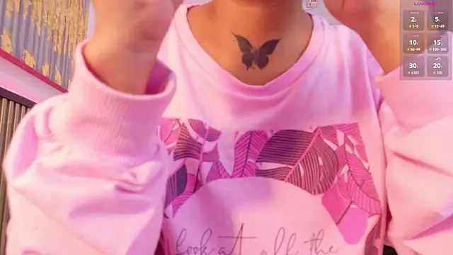 Scarlet Vixen  online show from 02.24.26