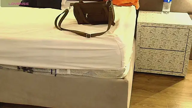 Ambarross  online show from 03.31.26