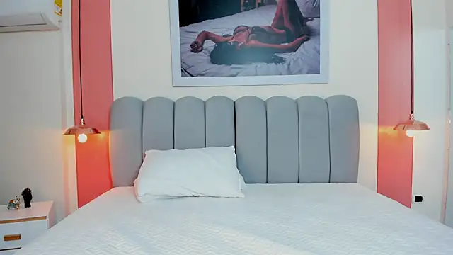 EmmaBoyd online show from 01.17.26