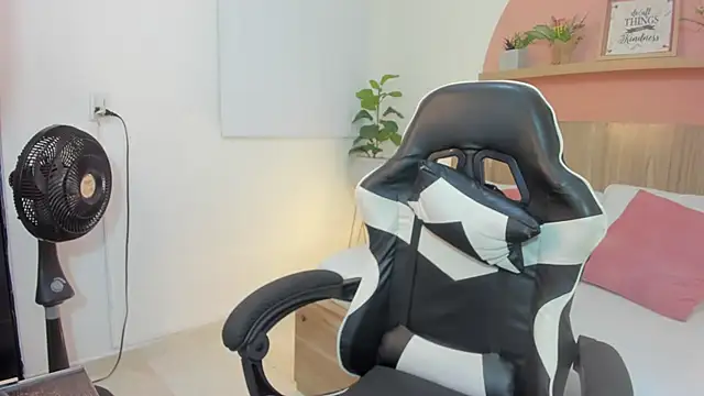 Snapshot of ivette_swan chatting on 02.05.26 ivette swan online show from 02.05.26