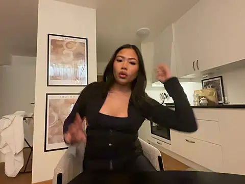 TitiTinyThai online show from 04.06.26