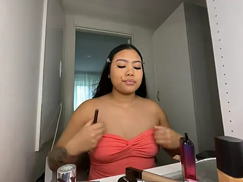 TitiTinyThai online show from 04.14.26