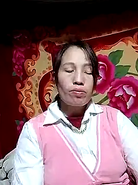 Gummiesu online show from 02.04.26