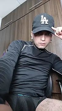 Snapshot of milo_boy98 chatting on 02.05.26 milo boy98 online show from 02.05.26