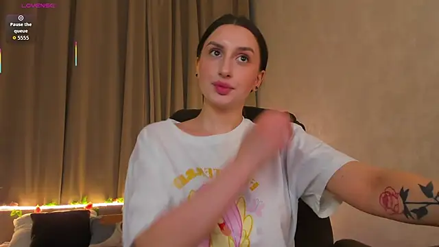 Celine Coello online show from 04.10.26