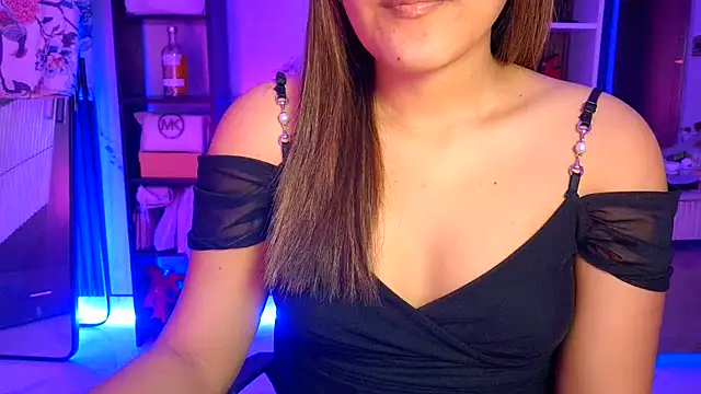 Snapshot of _Maanvi_ chatting on 06.26.26 Maanvi online show from 06.26.26