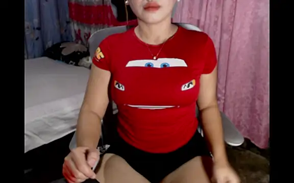 Snapshot of pinay_mayahiga chatting on 07.18.26 pinay mayahiga online show from 07.18.26