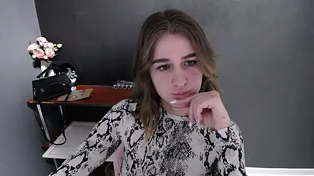 Sunny siren online show from 03.05.26