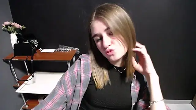 Sunny siren online show from 03.16.26