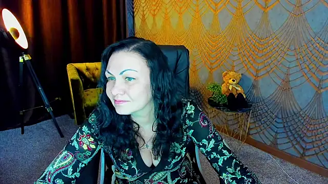 IrissMoon online show from 04.14.26