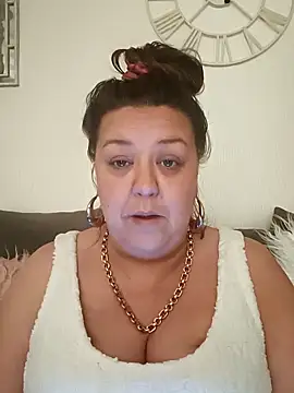 Snapshot of Nova-iswiserx chatting on 02.24.26 Nova-iswiserx online show from 02.24.26