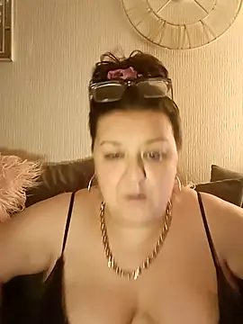 Snapshot of Nova-iswiserx chatting on 02.25.26 Nova-iswiserx online show from 02.25.26