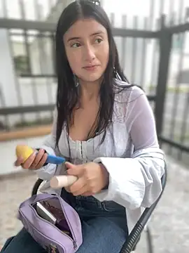 StrawberryPink  online show from 04.04.26