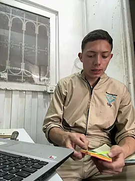 santiObrero online show from 04.13.26