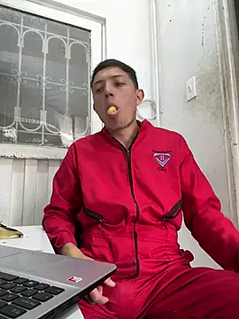 santiObrero online show from 04.17.26