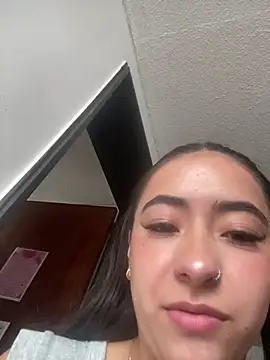 AuroraJohns Pink online show from 02.08.26