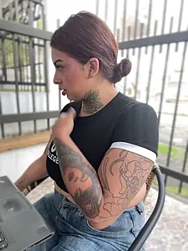 Snapshot of EmilyMoore_Pink chatting on 03.02.26 EmilyMoore Pink online show from 03.02.26