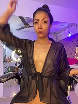 Snapshot of Auri__ chatting on 07.15.26 Auri online show from 07.15.26