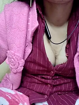 Snapshot of annugirl chatting on 01.19.26 annugirl online show from 01.19.26