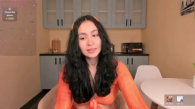 Snapshot of GiovannaAntonelli chatting on 05.27.26 GiovannaAntonelli online show from 05.27.26