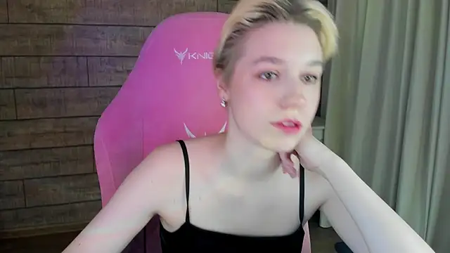 Snapshot of AgataGate chatting on 05.17.26 AgataGate online show from 05.17.26