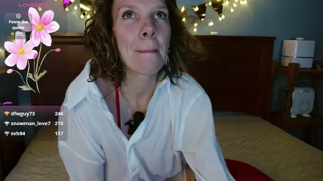 Daisy Lovely online show from 05.18.26