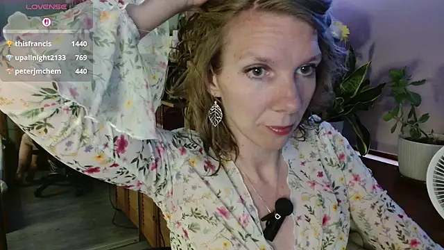 Daisy Lovely online show from 07.13.26