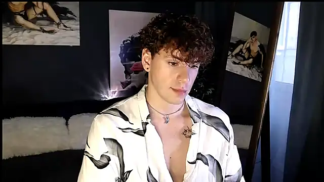 Snapshot of TylerGibson chatting on 07.16.26 TylerGibson online show from 07.16.26