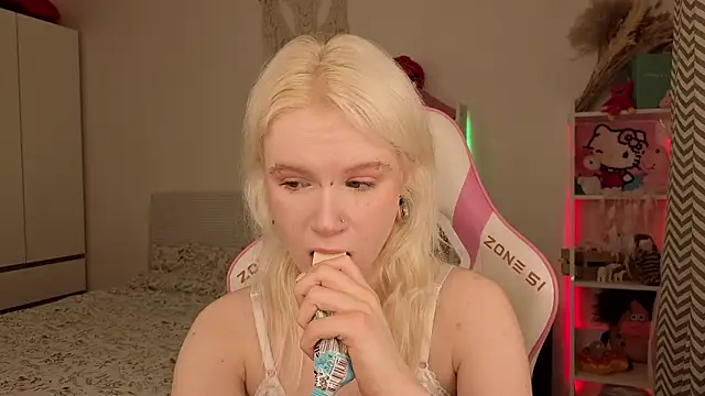 Mia WaterFall online show from 03.17.26