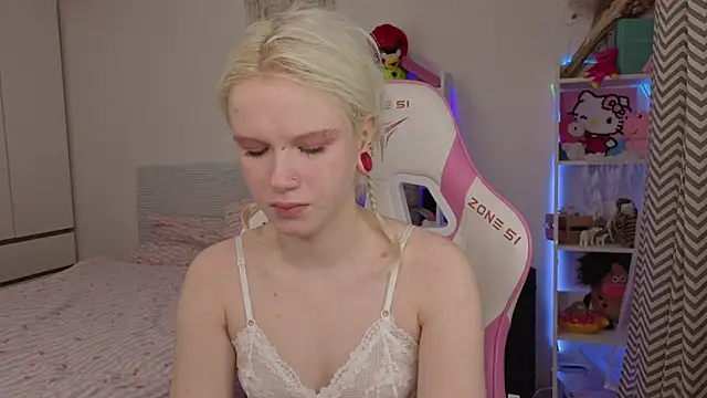 Mia WaterFall online show from 03.29.26