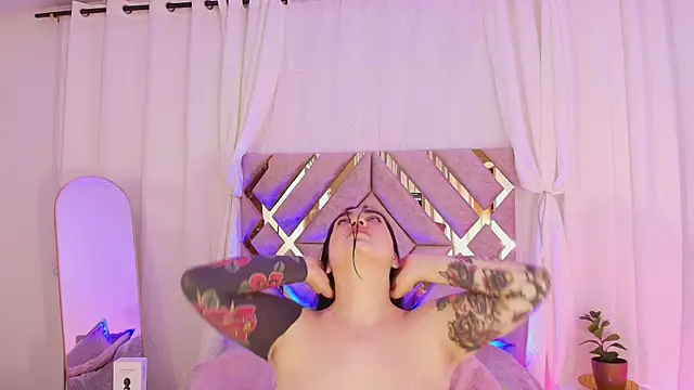KathiaJenner online show from 05.12.26