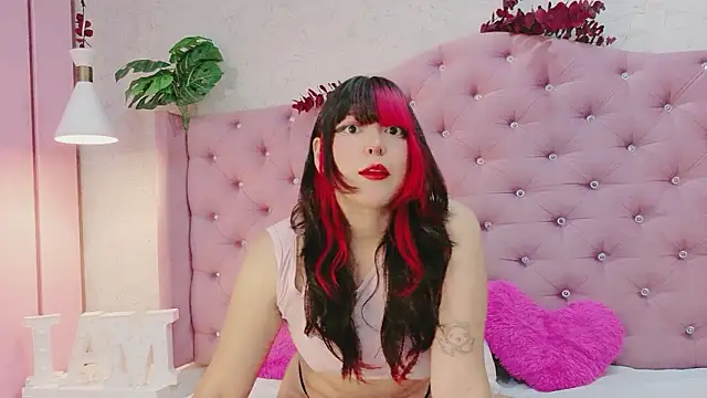 Snapshot of EllieNeptune_ chatting on 02.01.26 EllieNeptune online show from 02.01.26